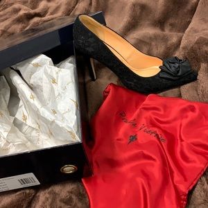 Pour La Victorie 8.5 “Carla” black with Lace and Satin Great Condition Box + Bag